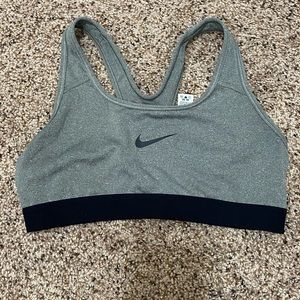 Nike pro sports bra